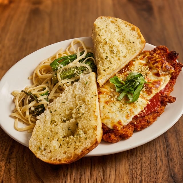 Pollo Alla Parmigiana / Chicken Parmesan Pasta.
